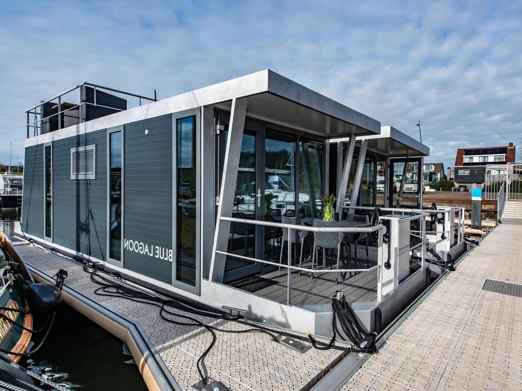 Waterlodge Blue Lagoon On A Jetty For 4 People Kamperland Exteriér fotografie