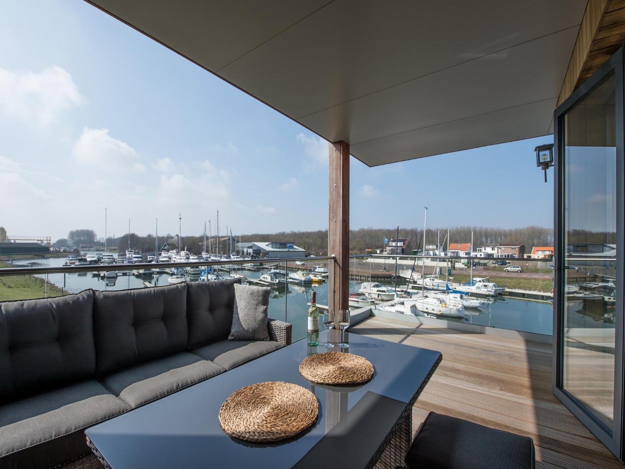 Waterlodge Blue Lagoon On A Jetty For 4 People Kamperland Exteriér fotografie